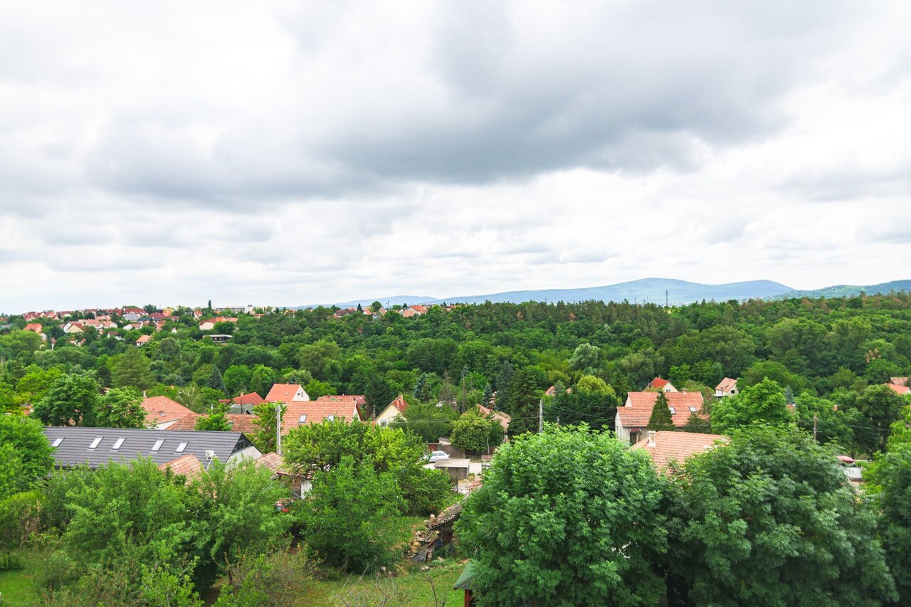 Panoráma a környező dombokra